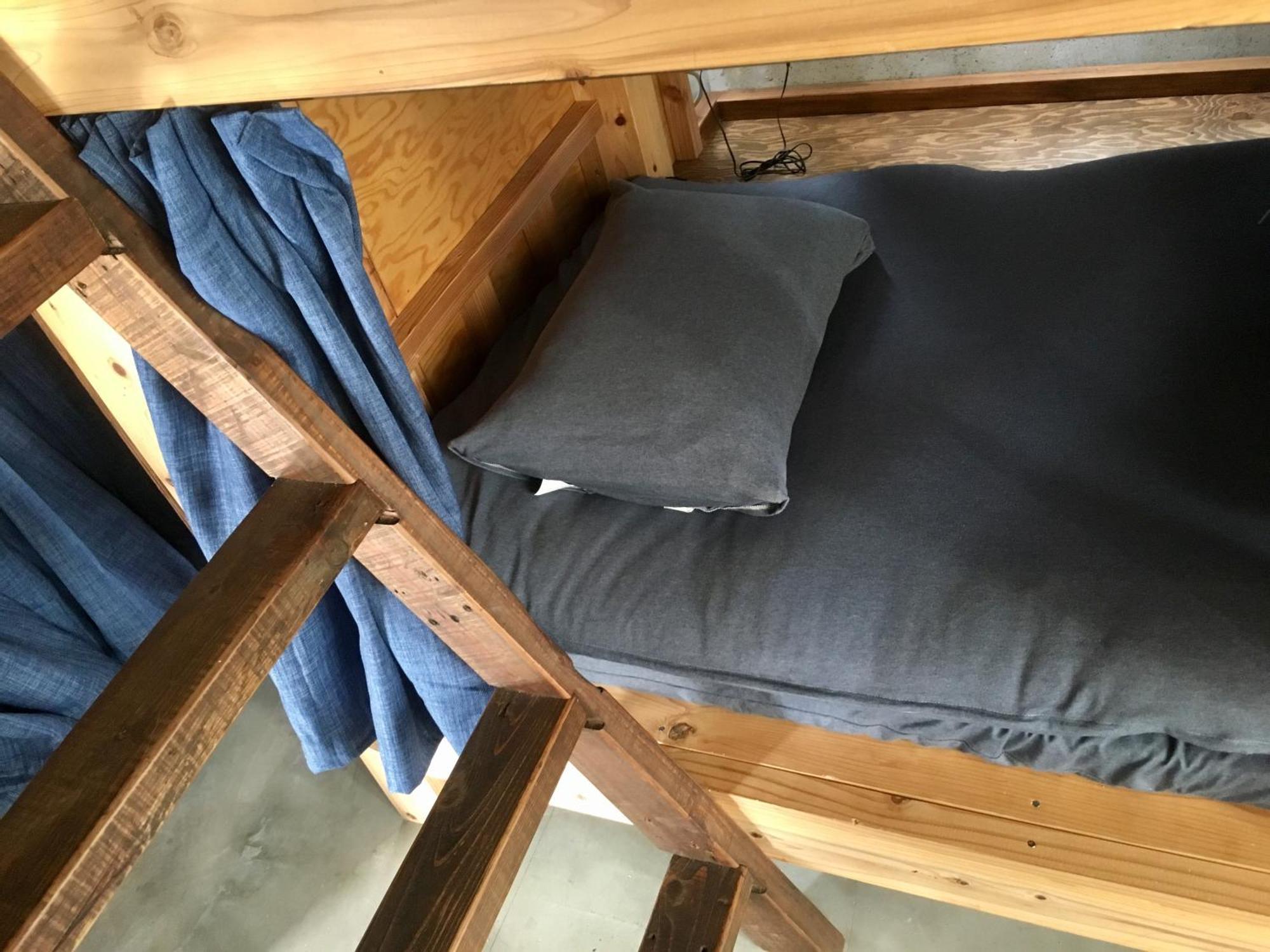 אמאמי Guest House Golden Mile Hostel חדר תמונה