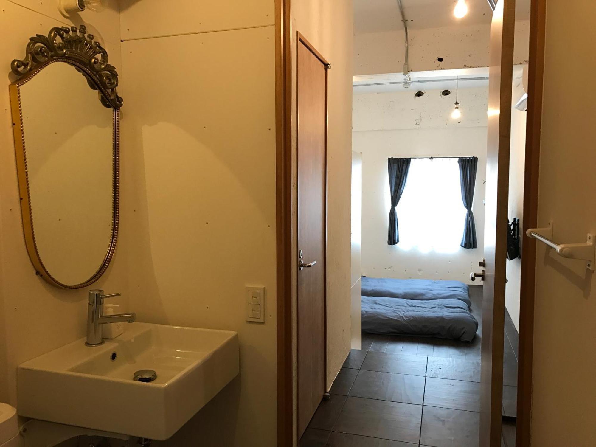 אמאמי Guest House Golden Mile Hostel מראה חיצוני תמונה