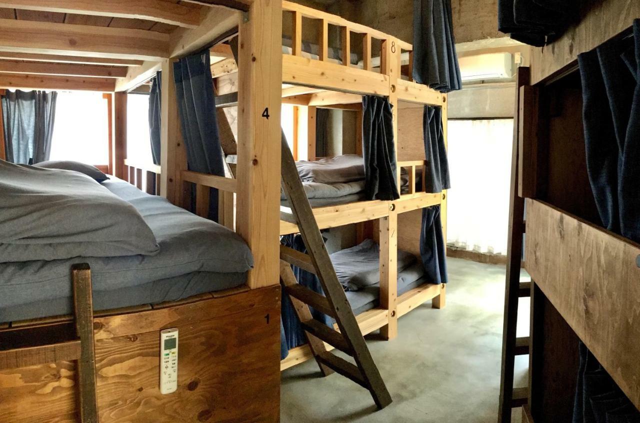 אמאמי Guest House Golden Mile Hostel מראה חיצוני תמונה