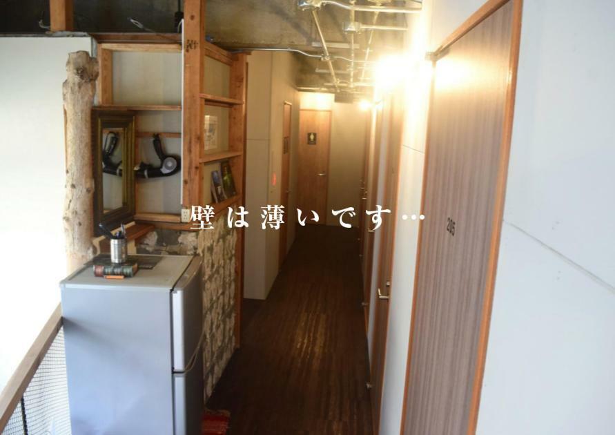 אמאמי Guest House Golden Mile Hostel מראה חיצוני תמונה