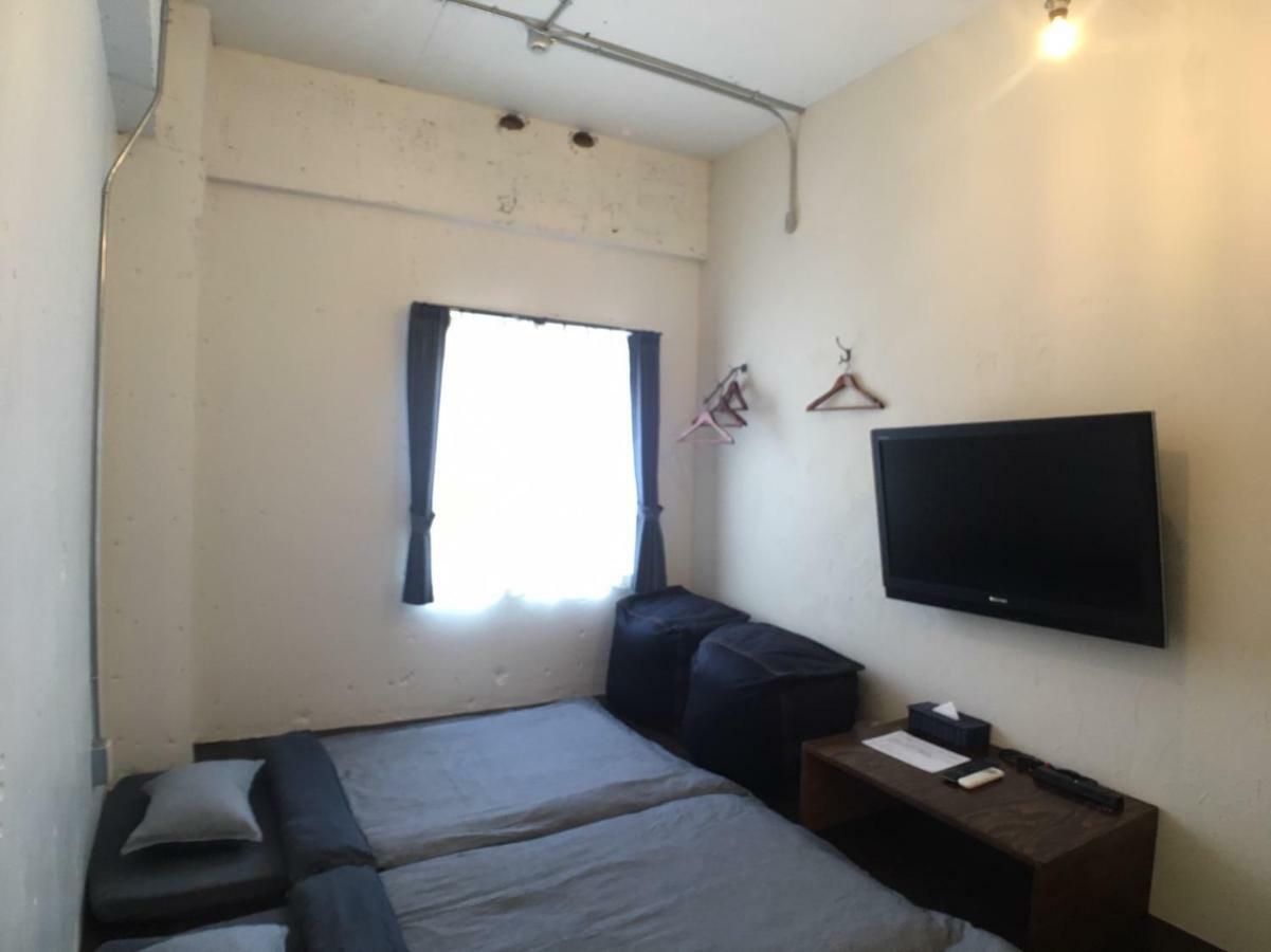אמאמי Guest House Golden Mile Hostel מראה חיצוני תמונה