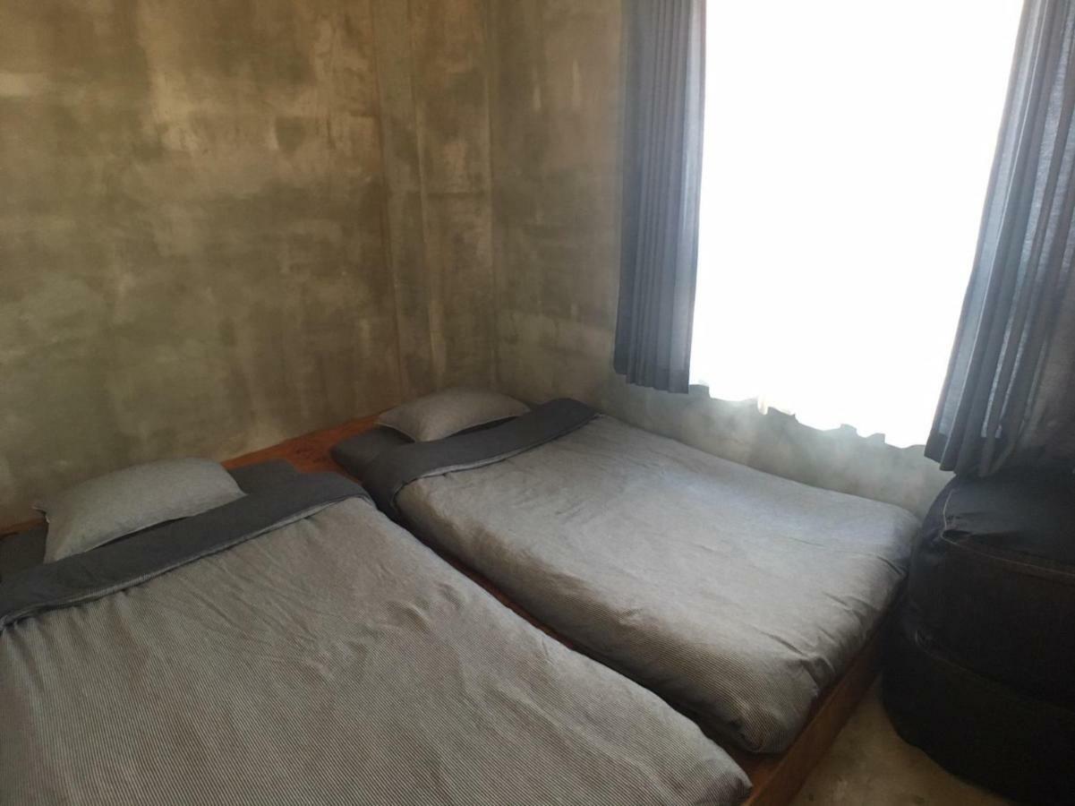 אמאמי Guest House Golden Mile Hostel מראה חיצוני תמונה