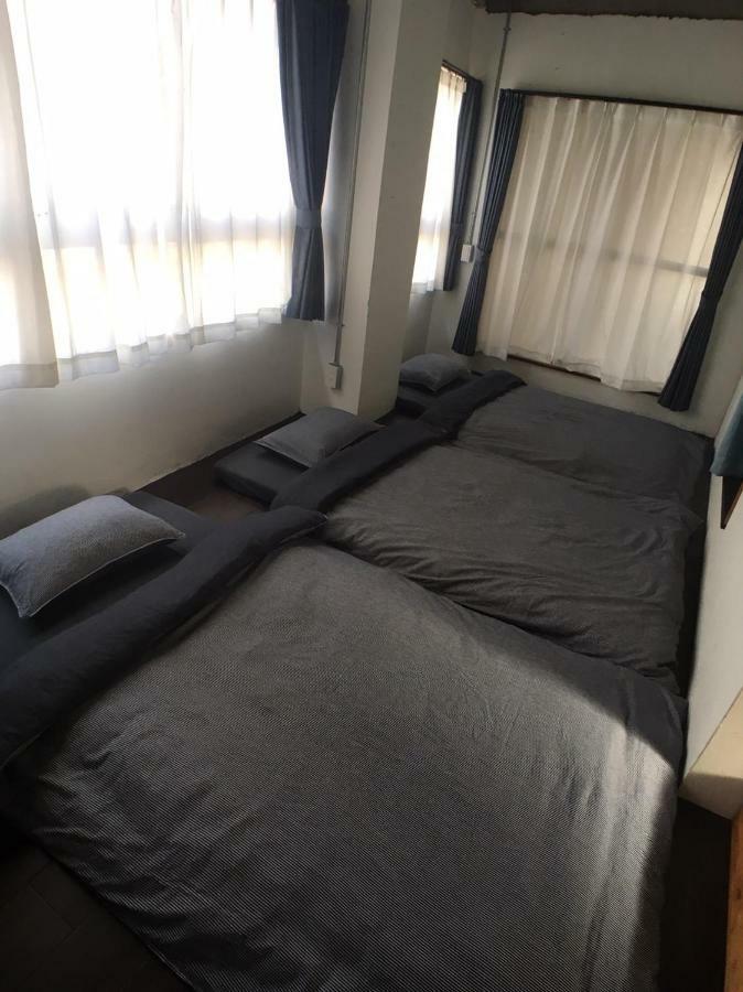 אמאמי Guest House Golden Mile Hostel מראה חיצוני תמונה