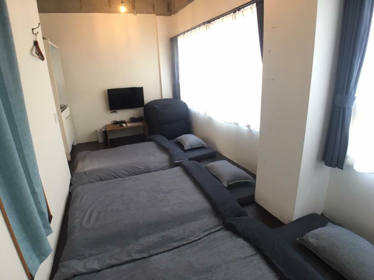 אמאמי Guest House Golden Mile Hostel מראה חיצוני תמונה